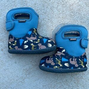 Baby Bogs snow boots size 4